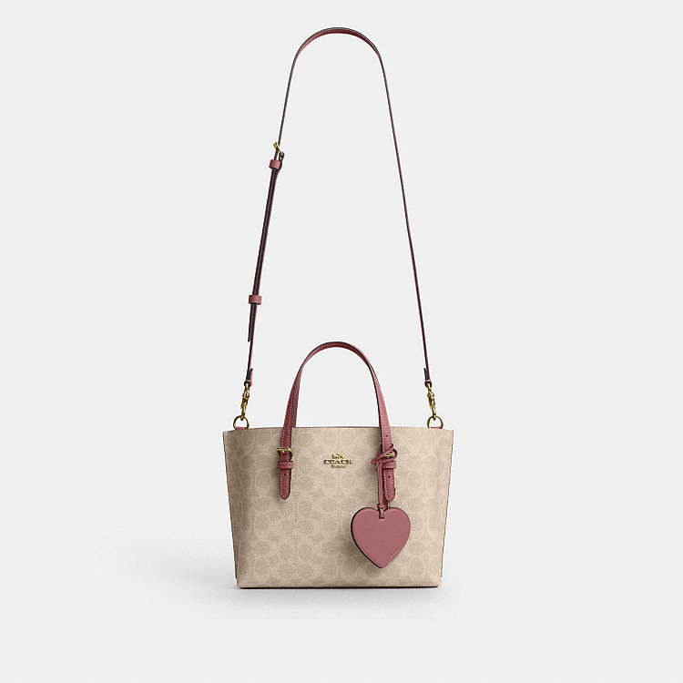 کیف دستی و کراسبادی کوچ مدل Mollie 25 با آویز قلب