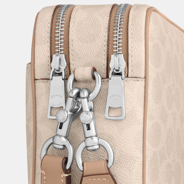 کیف دوشی زنانه کوچ مدل Carey Signature Canvas